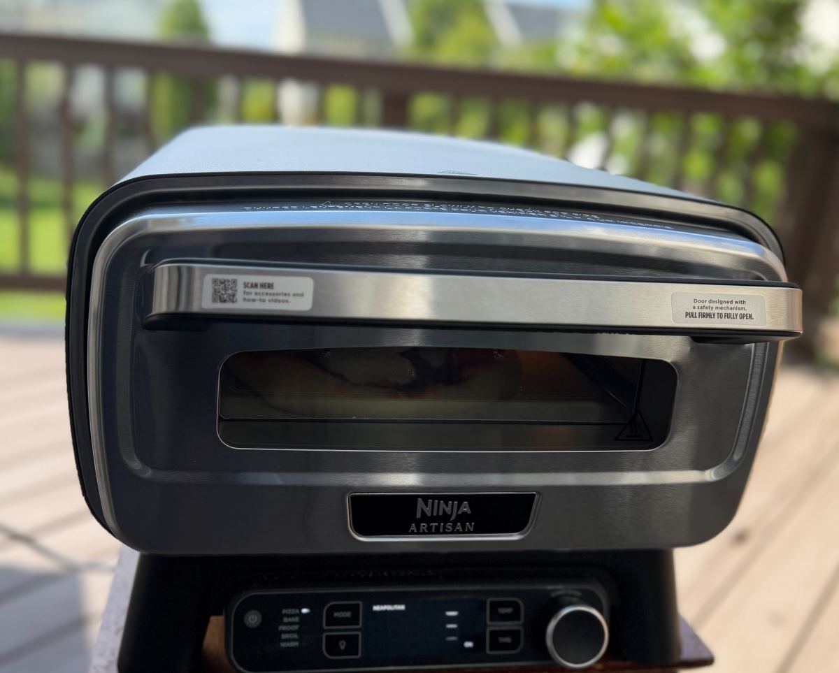 this 300 pizza oven can easily help