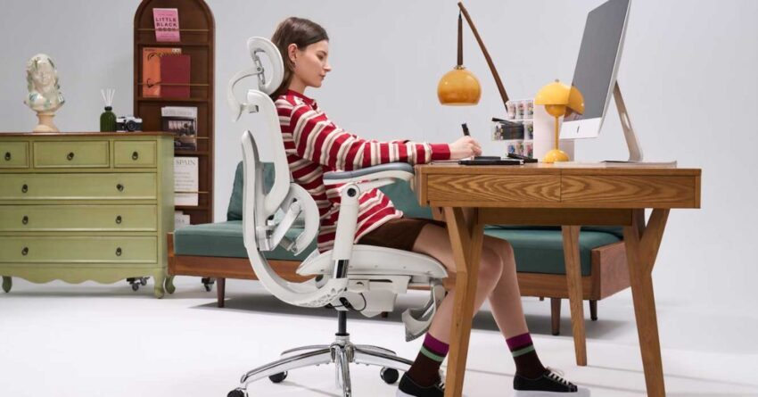 sihoo s ergonmic office chair moves with