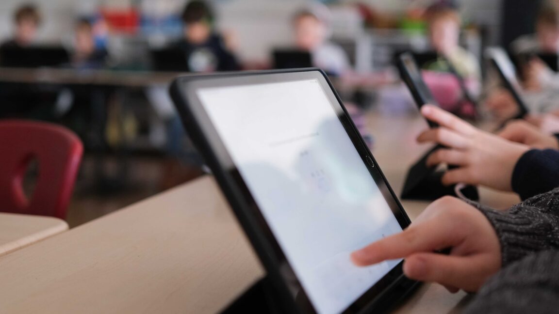 FCC may kill $2B program that connects schools and libraries to Internet 2 fcc may kill 2b program that connects