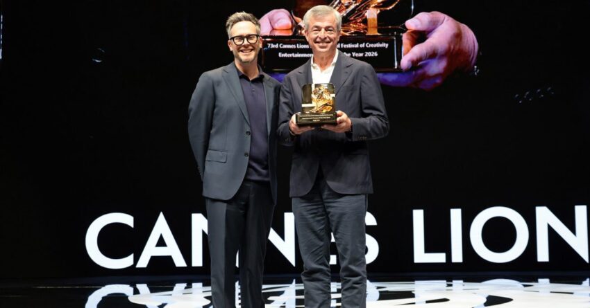 eddy cue accepts entertainment person of the