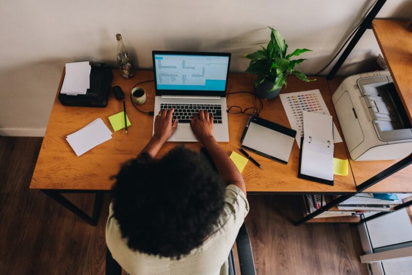 5 desk gadgets that can make your workday better 1 5 desk gadgets that can make your